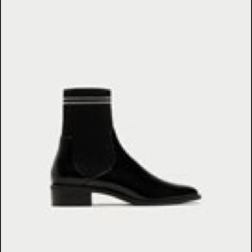 Flat Sock Ankle Boot